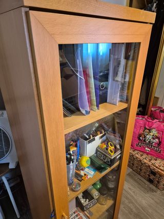 Mueble Kallax con puerta de cristal