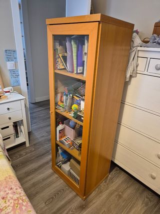 Mueble Kallax con puerta de cristal