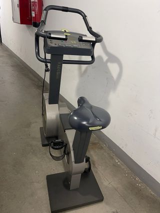 Bicicleta Estática Technogym