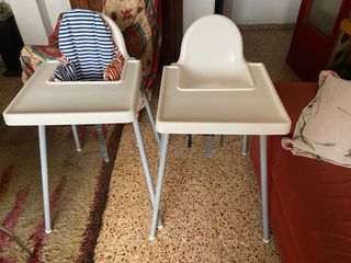 2 Tronas IKEA blancas con bandeja