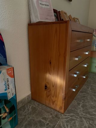 Cómoda de madera