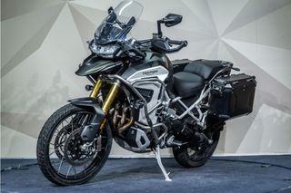 TRIUMPH TIGER 1200 RALLY EXPLORER DEFENSAS LATERALES * FAROS ANTINIEBLA * MALETAS LATERALES *