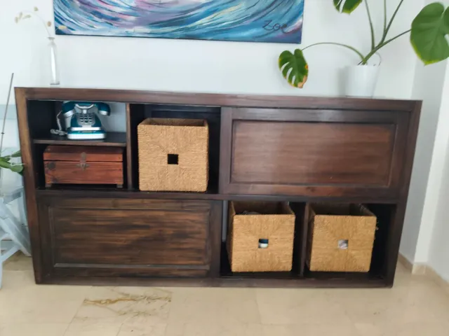 2 Muebles de madera oscuro. Uno 300 y dos 5oo€