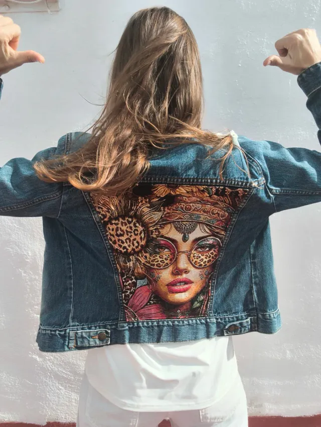 Chaqueta vaquera personalizada con estampado