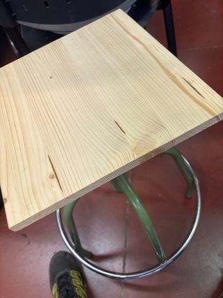 Silla de madera especial para Burillo