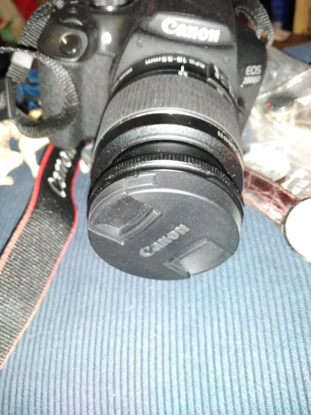 Cámara Digital Canon EOS 2000D