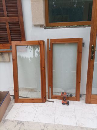 Puertas y ventanas madera doble cristal
