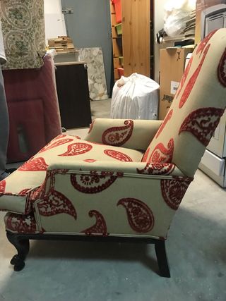 Sillón Clásico Estampado Paisley Rojo