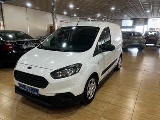 Ford Transit Courier 2021