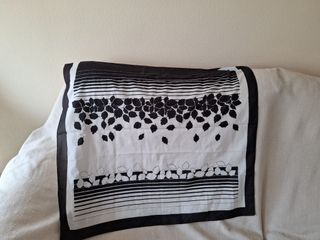 Pañuelo estampado mujer