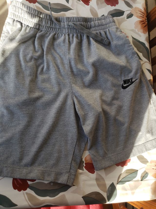 Pantalón corto  Nike niño,talla L niño147-158 cm