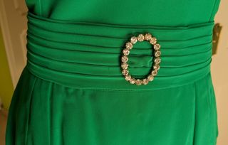 Vestido de fiesta seda verde con pedrería