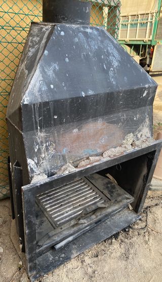 Chimenea de Hierro Negra