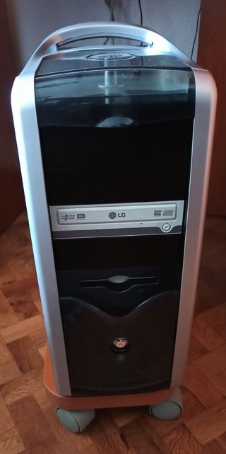 Pc sobremesa + Monitor LG Flatron L1715S