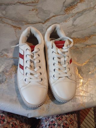 Zapatillas Stradivarius Mujer Blancas y Rojas 