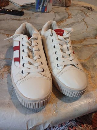 Zapatillas Stradivarius Mujer Blancas y Rojas 