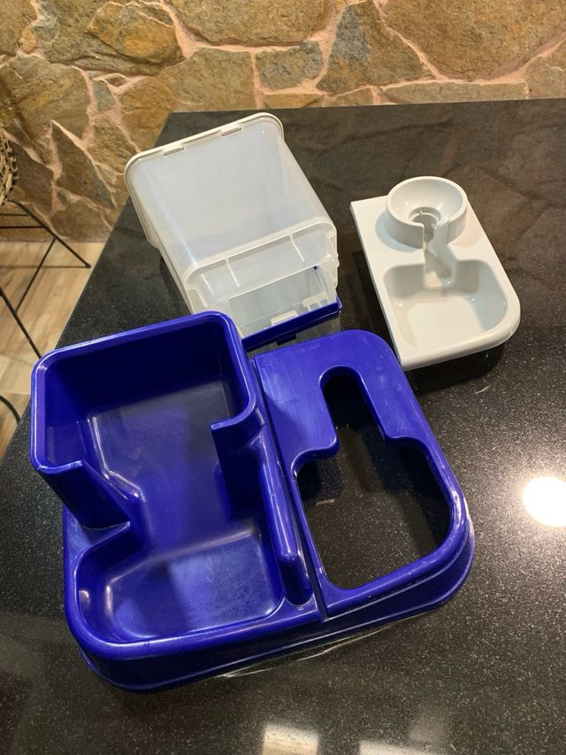 Comedero dispensador de comida y agua para mascota