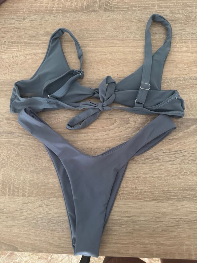 Bikini Azul
 Talla XS tanga/ parte de arriba S