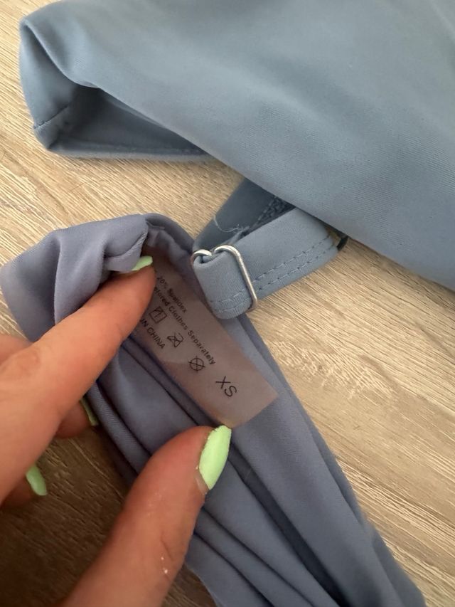 Bikini Azul
 Talla XS tanga/ parte de arriba S