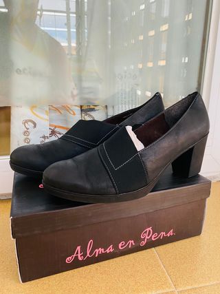 Zapatos de tacón en negro