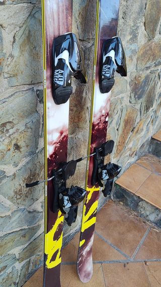 Ski Armada AR7 Freestyle/All-mountain 