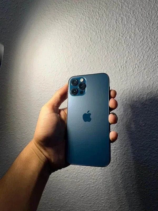 iPhone 12 Pro Azul/Morado