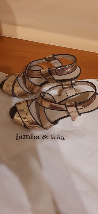 Sandalias Bimba y Lola tacón 7cm doradas
