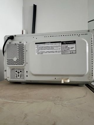 Microondas Schneider Blanco