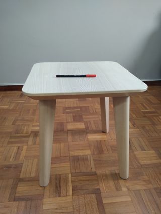 Mesa auxiliar IKEA LISABO pequeña