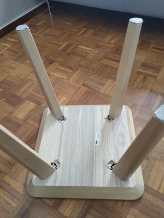 Mesa auxiliar IKEA LISABO pequeña