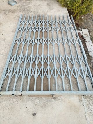 Reja de seguridad extensible