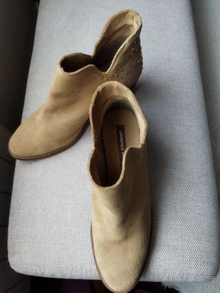 Botines serraje tachas beige talla 37