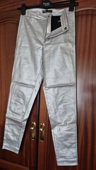 Pantalón Zara Plateado Talla...