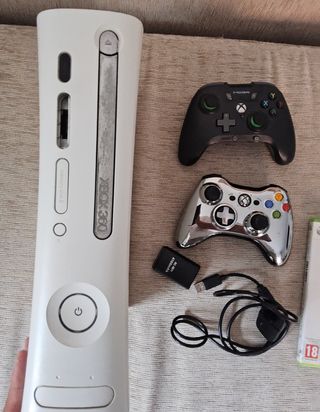 Lote Xbox 360 con juegos y mandos