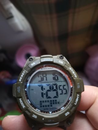 Reloj Radiant militar 10 Atm, crono, luz etc, sin 