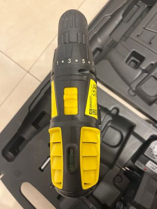 Taladro a batería 18V con maletín