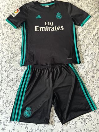 Conjunto Real Madrid Adidas (Precio negociable)