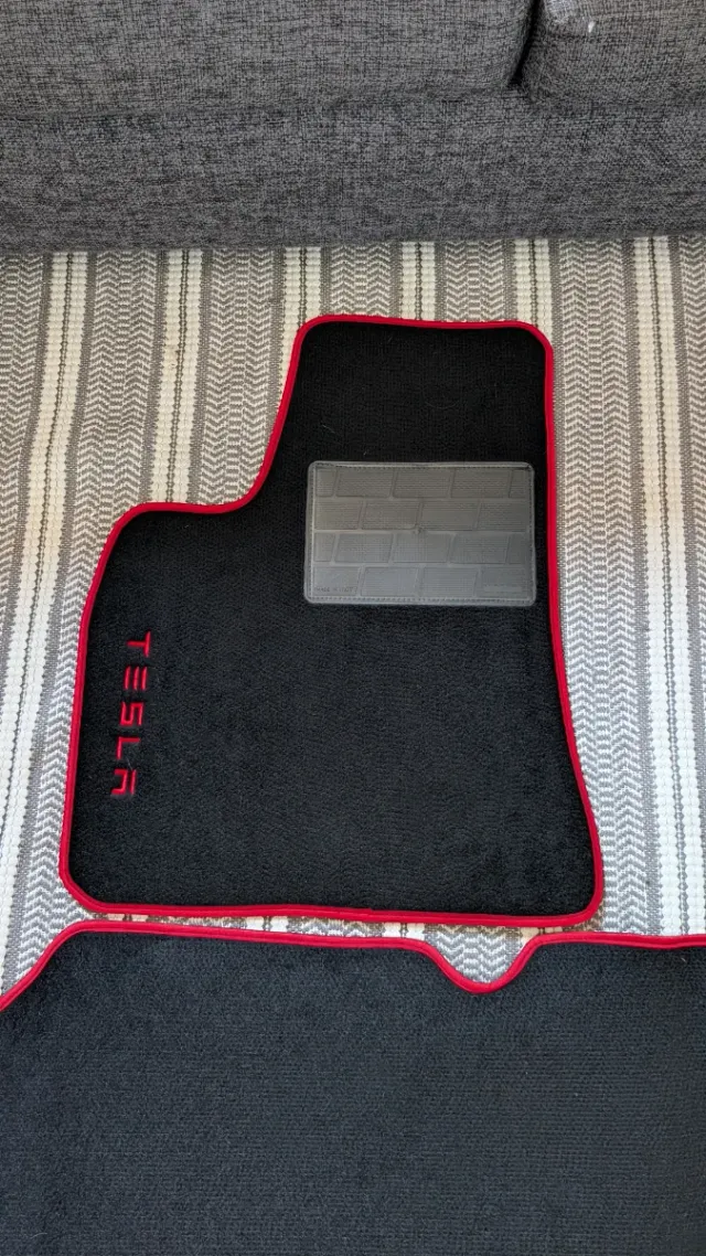 Kit Tappetini Tesla Model S 2012-2021 Nero Rosso