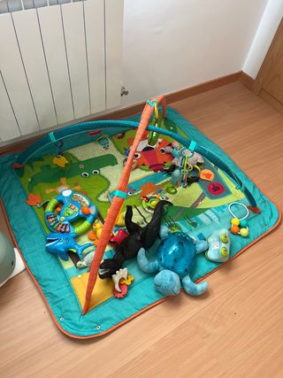 Parque infantil con accesorios
