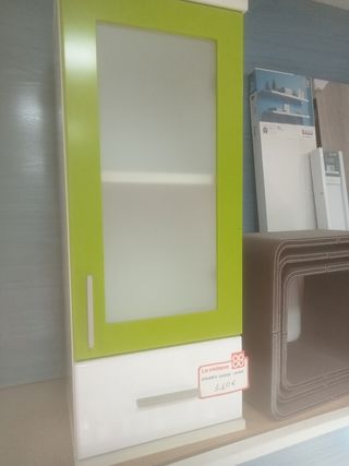 Mueble alto baño verde y blanco