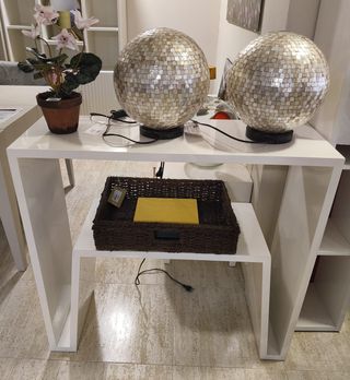 Consola blanca estilo moderno