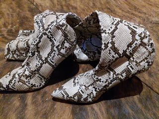 Botas Mango efecto piel serpiente