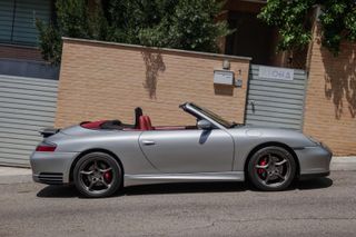 Porsche 911 Carrera 4 Cabrio