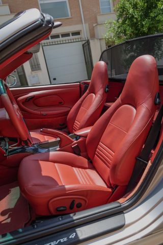 Porsche 911 Carrera 4 Cabrio