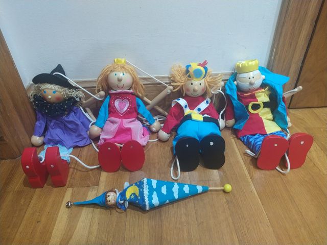 Marionetas de madera artesanales