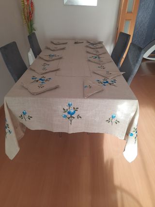 Mantelería 12 servicios sin estrenar