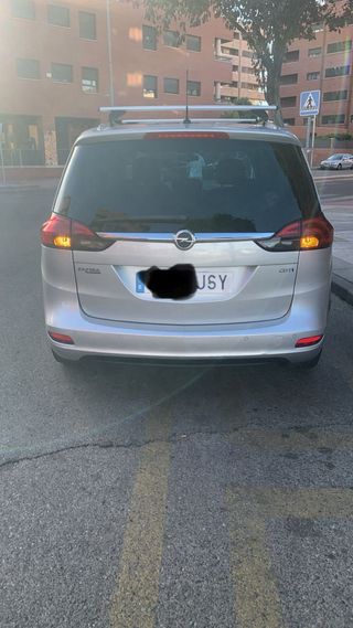 Opel Zafira 2016