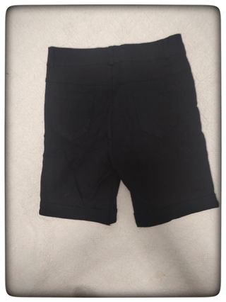 Pantalón corto negro