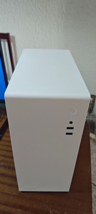 Mini PC Ryzen 5 2600X GTX 1050 TI 4GB 30CM x 17CM