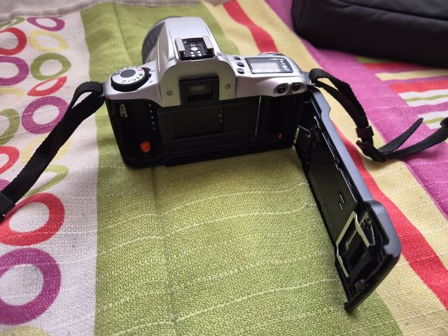 Cámara Canon EOS 300 de carrete